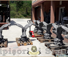 Set statuete vulturi pe stâncă, gri patinat, model S35. - 4